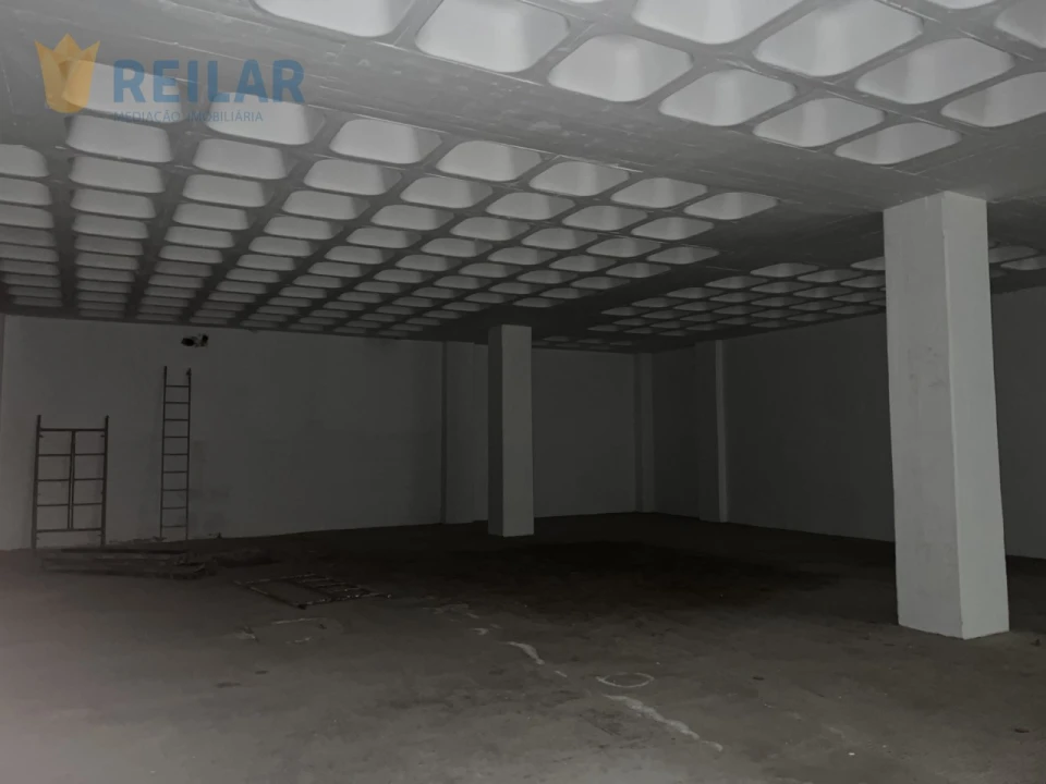 Armazém para Venda em Sacavém e Prior Velho Foto 20