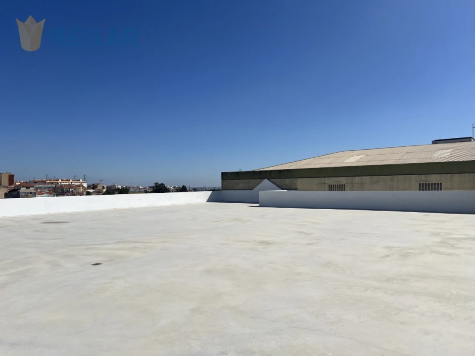 Armazém para Venda em Sacavém e Prior Velho Foto 32