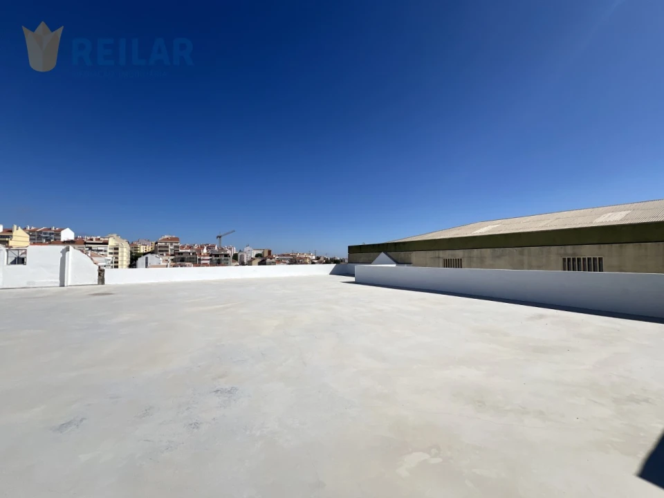 Armazém para Venda em Sacavém e Prior Velho Foto 33