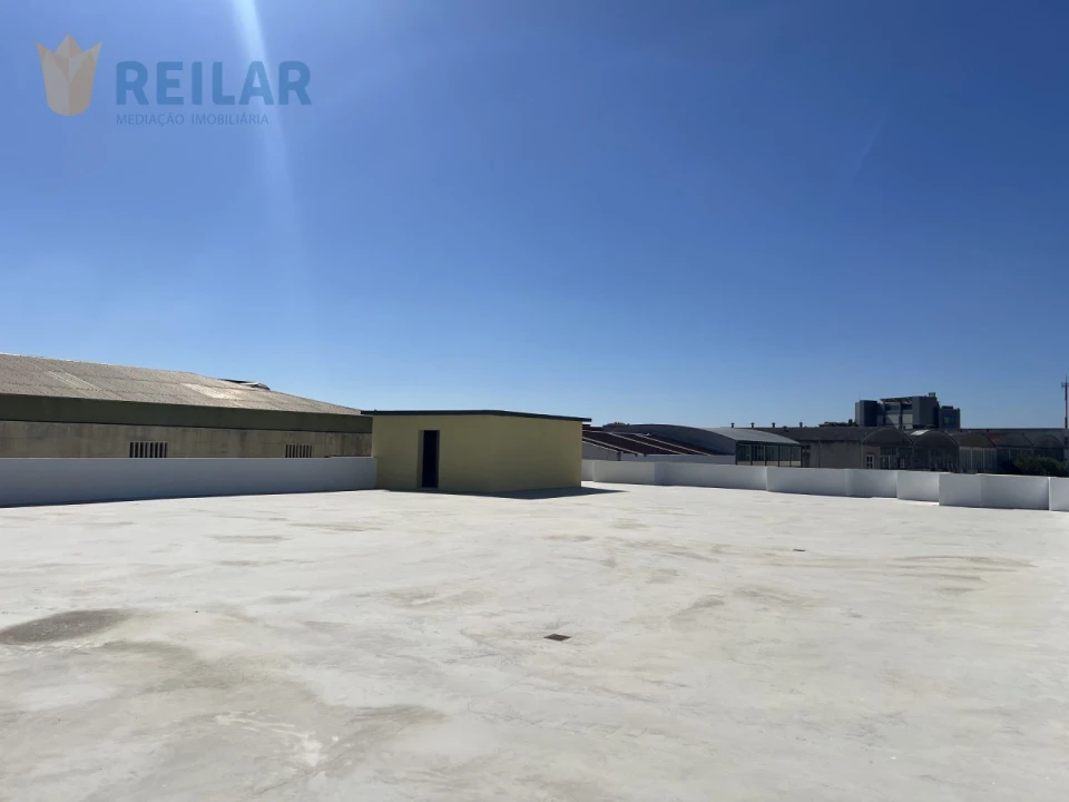 Armazém para Venda em Sacavém e Prior Velho Foto 35