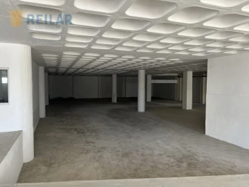 Armazém para Venda em Sacavém e Prior Velho