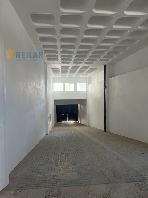 Armazém para Venda em Sacavém e Prior Velho