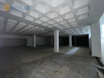 Armazém para Venda em Sacavém e Prior Velho
