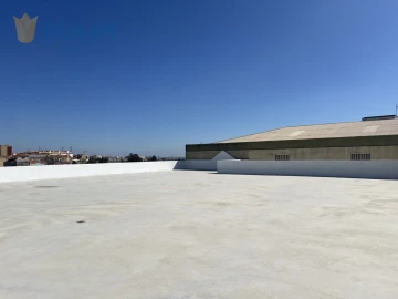 Armazém para Venda em Sacavém e Prior Velho