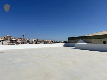 Armazém para Venda em Sacavém e Prior Velho