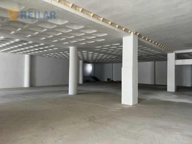 Armazém para Venda em Sacavém e Prior Velho Foto 9