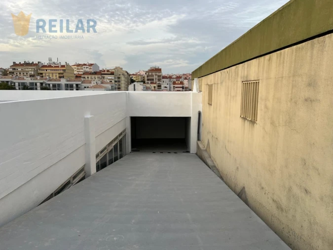 Armazém para Venda em Sacavém e Prior Velho Foto 30