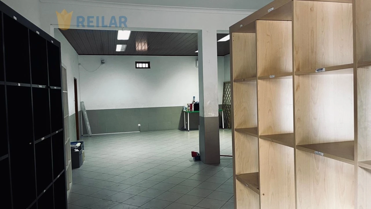 Loja para Arrendamento em Camarate, Unhos e Apelação Foto 5