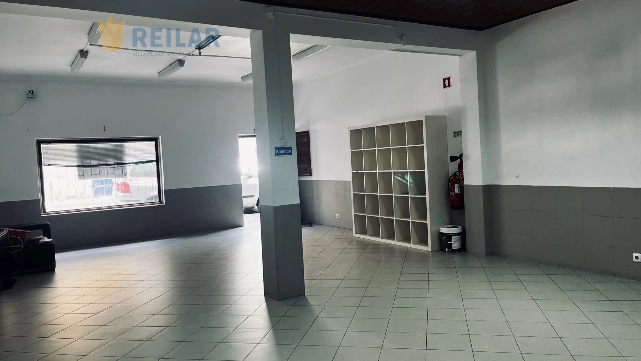 Loja para Arrendamento em Camarate, Unhos e Apelação Foto 2
