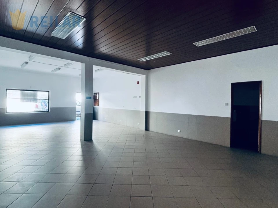 Loja para Arrendamento em Camarate, Unhos e Apelação Foto 1