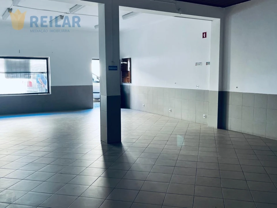 Loja para Arrendamento em Camarate, Unhos e Apelação Foto 2