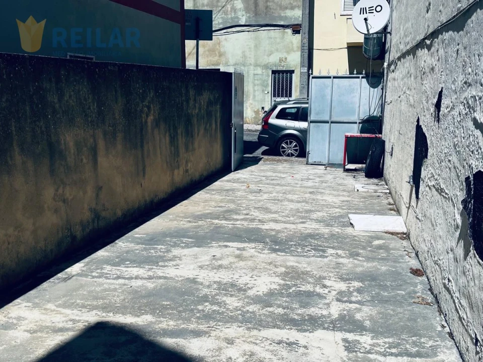 Loja para Arrendamento em Camarate, Unhos e Apelação Foto 8