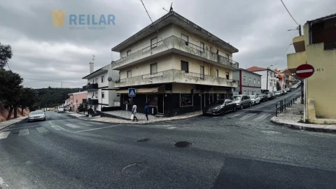 Loja para Arrendamento em Camarate, Unhos e Apelação