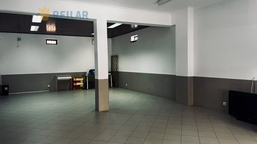 Loja para Arrendamento em Camarate, Unhos e Apelação Foto 4