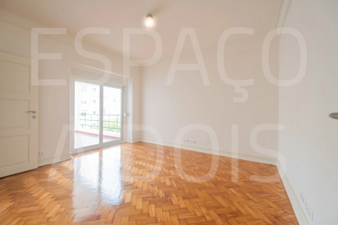 Apartamento T4 para Arrendamento em Alvalade Foto 3