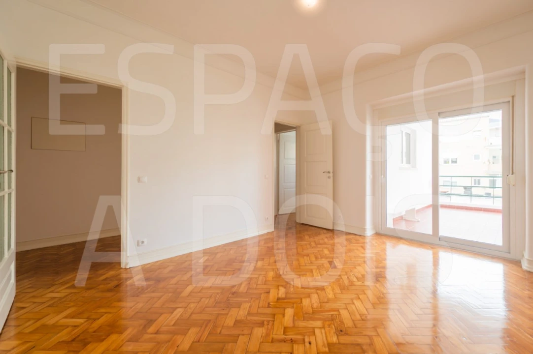 Apartamento T4 para Arrendamento em Alvalade Foto 4