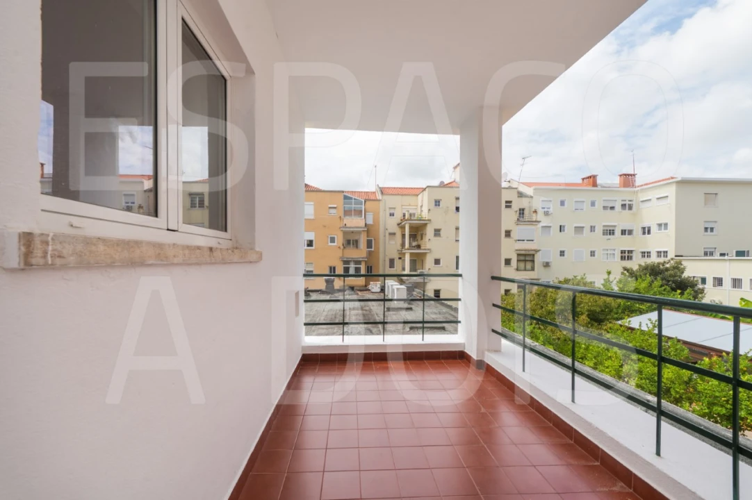 Apartamento T4 para Arrendamento em Alvalade Foto 5