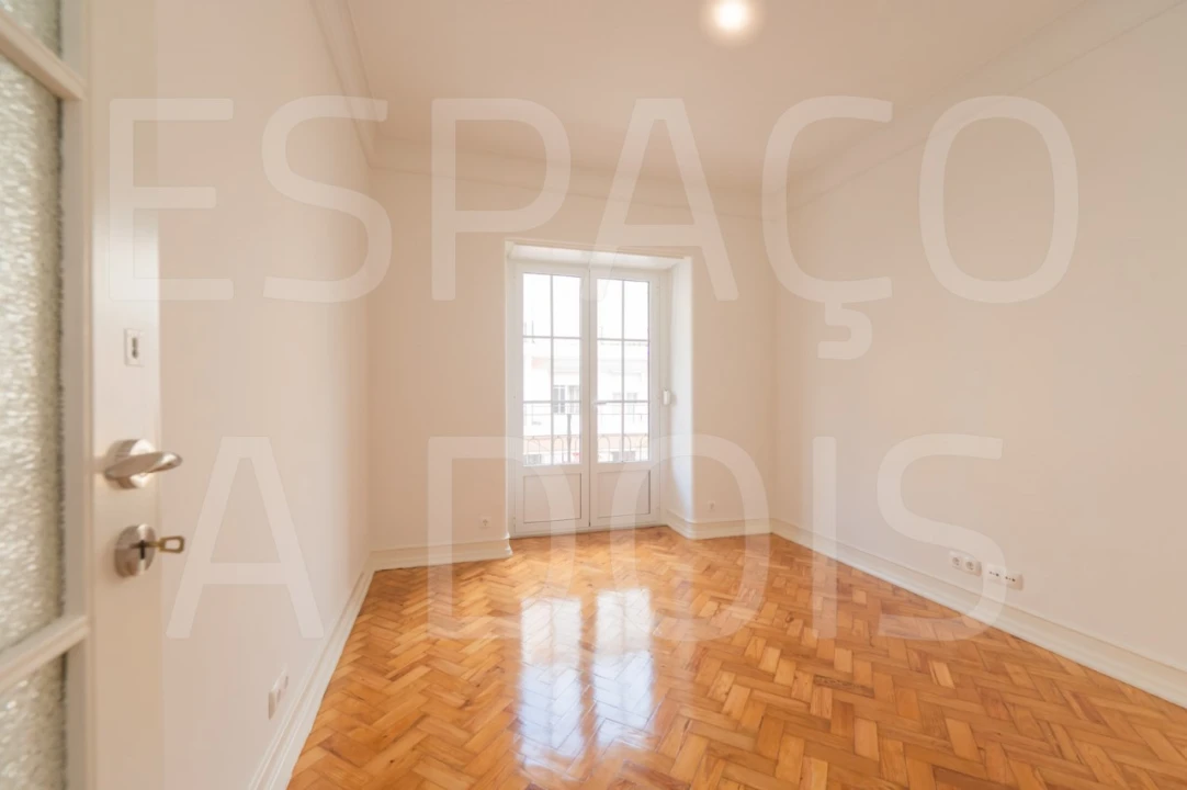 Apartamento T4 para Arrendamento em Alvalade Foto 26