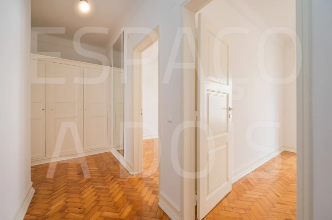 Apartamento T4 para Arrendamento em Alvalade Foto 39