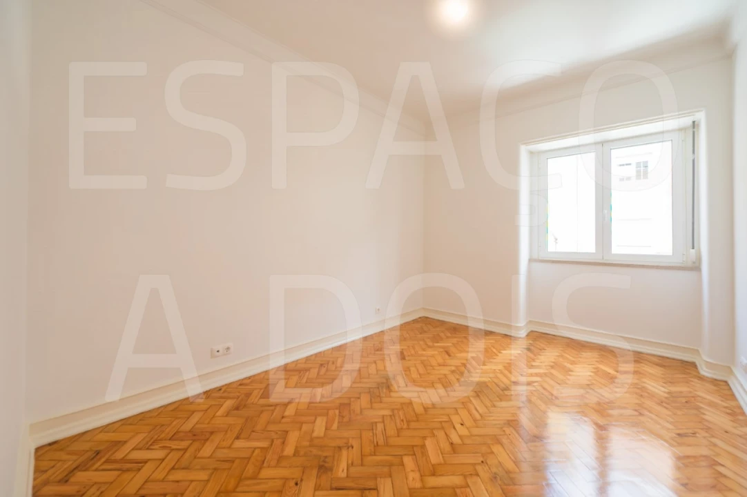 Apartamento T4 para Arrendamento em Alvalade Foto 41