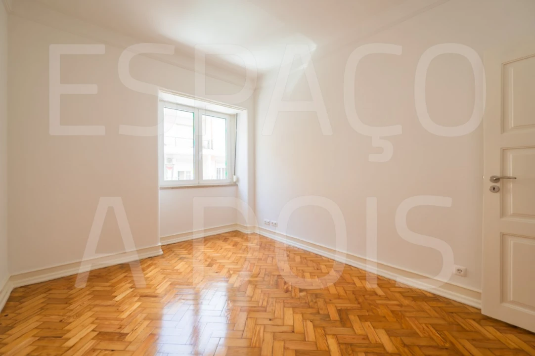 Apartamento T4 para Arrendamento em Alvalade Foto 42