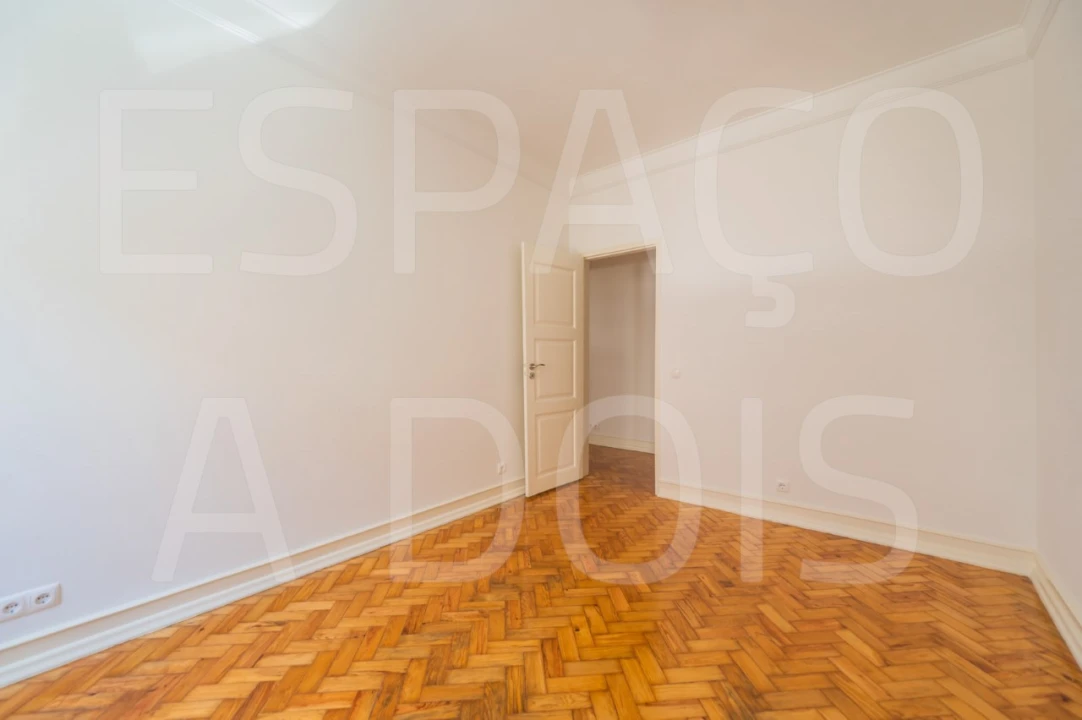Apartamento T4 para Arrendamento em Alvalade Foto 44