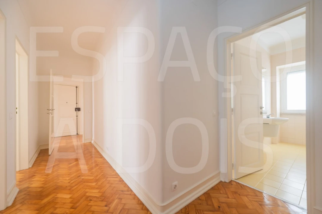 Apartamento T4 para Arrendamento em Alvalade Foto 50