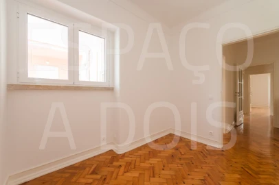 Apartamento T4 para Arrendamento em Alvalade