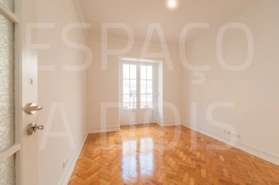 Apartamento T4 para Arrendamento em Alvalade