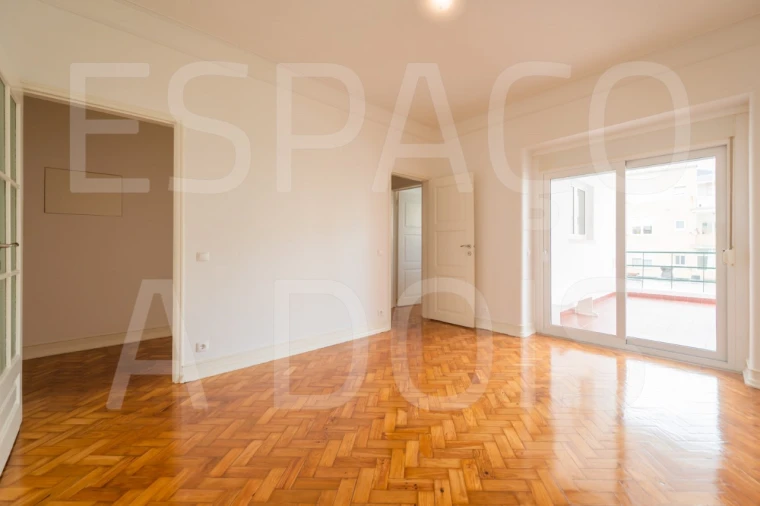 Apartamento T4 para Arrendamento em Alvalade Foto 4