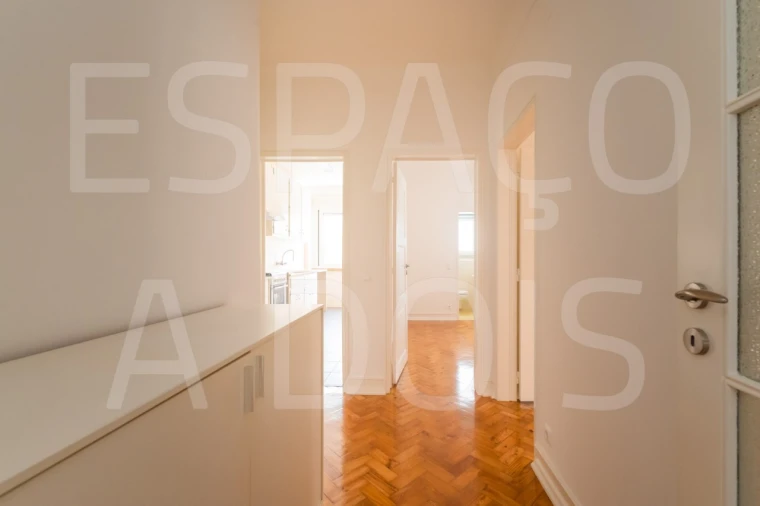Apartamento T4 para Arrendamento em Alvalade Foto 11