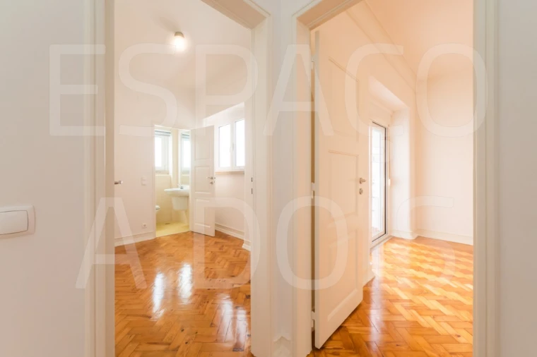 Apartamento T4 para Arrendamento em Alvalade Foto 18