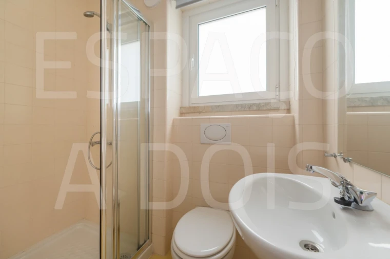 Apartamento T4 para Arrendamento em Alvalade Foto 22