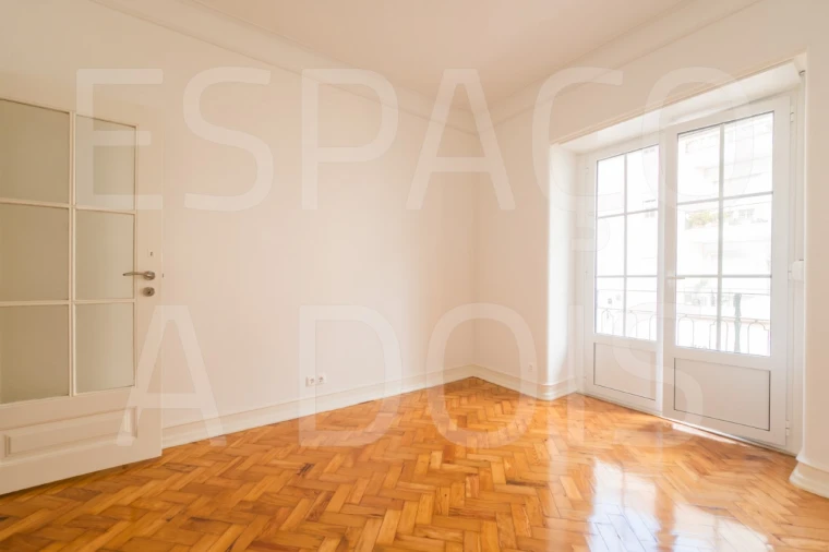 Apartamento T4 para Arrendamento em Alvalade Foto 27