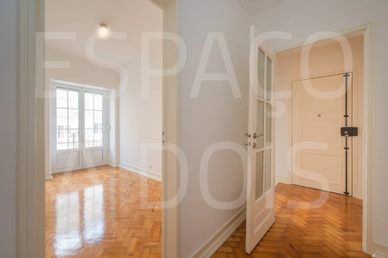 Apartamento T4 para Arrendamento em Alvalade Foto 34