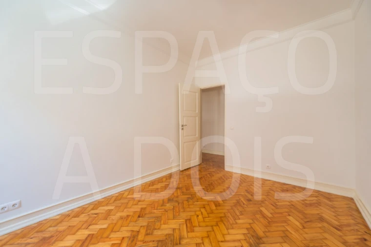 Apartamento T4 para Arrendamento em Alvalade Foto 44