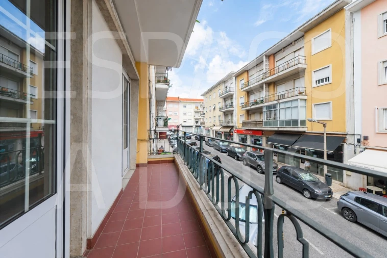 Apartamento T4 para Arrendamento em Alvalade Foto 28