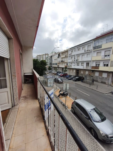 Apartamento T2 para Venda em Falagueira-Venda Nova