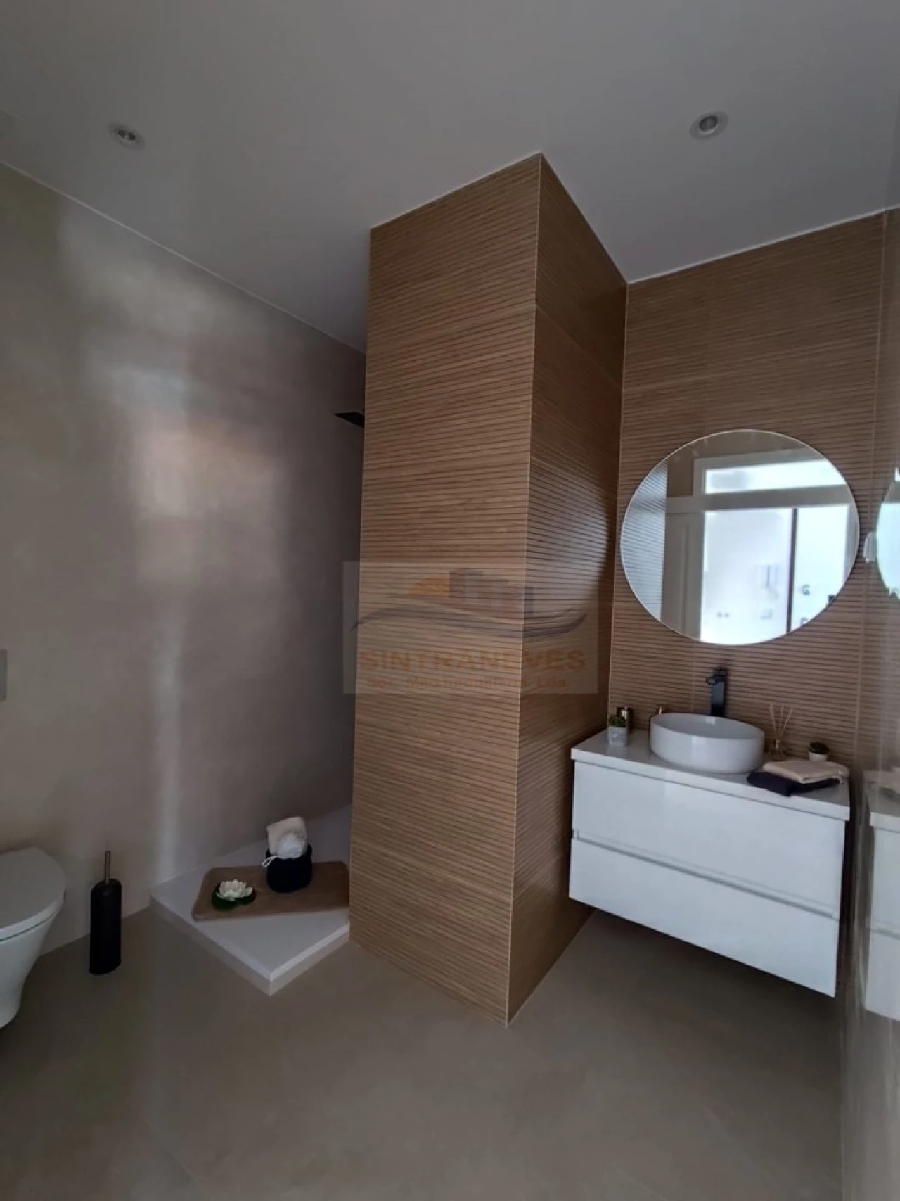 Apartamento T2 para Venda em São Vicente Foto 1