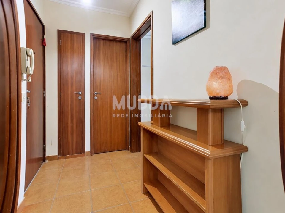 Apartamento T3 para Venda em Vilar de Nantes Foto 5