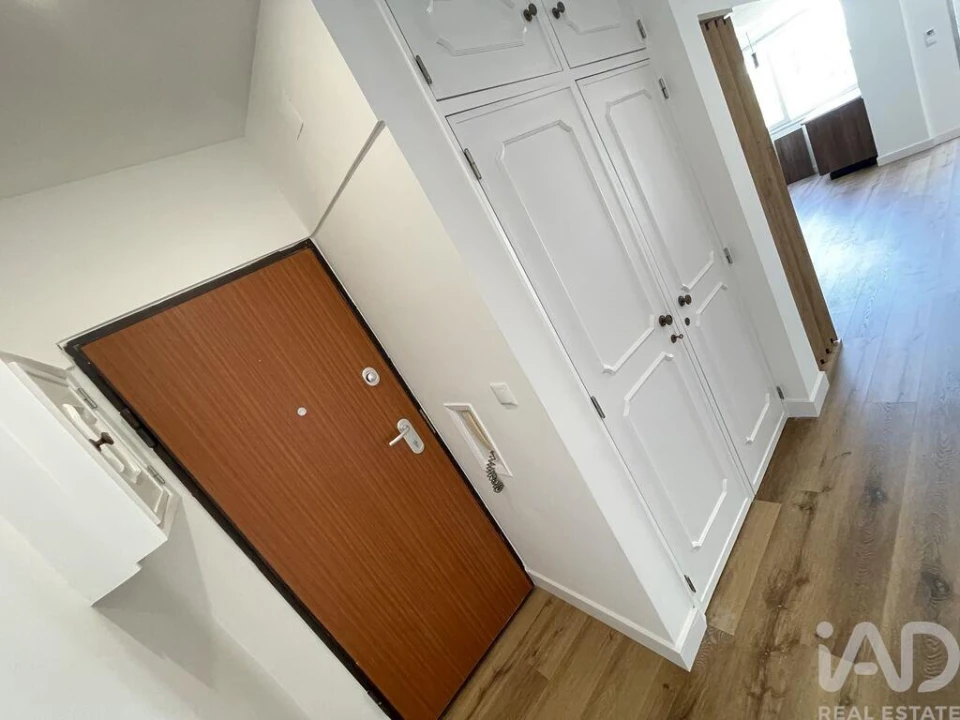 Apartamento T3 para Venda em Alfragide Foto 17