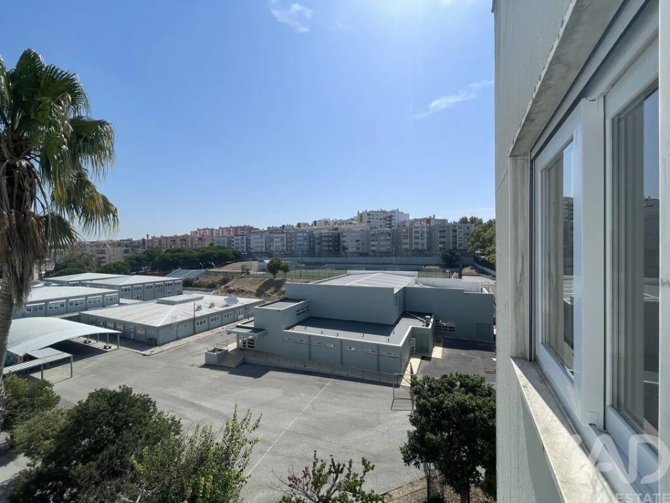 Apartamento T3 para Venda em Alfragide Foto 6