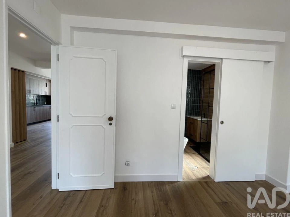 Apartamento T3 para Venda em Alfragide Foto 12