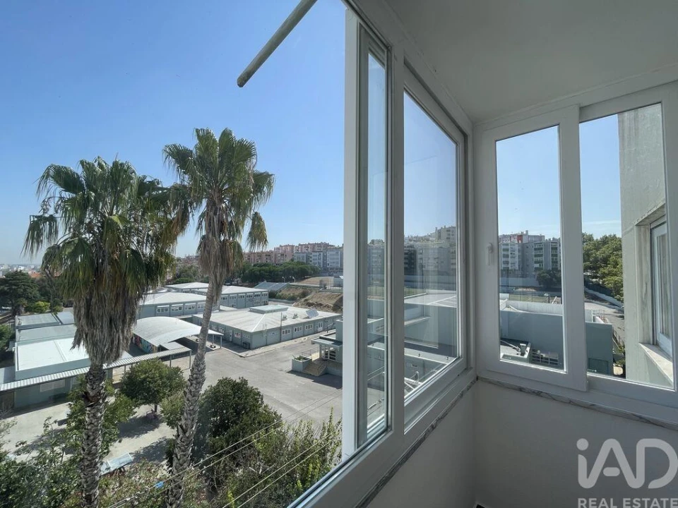 Apartamento T3 para Venda em Alfragide Foto 1