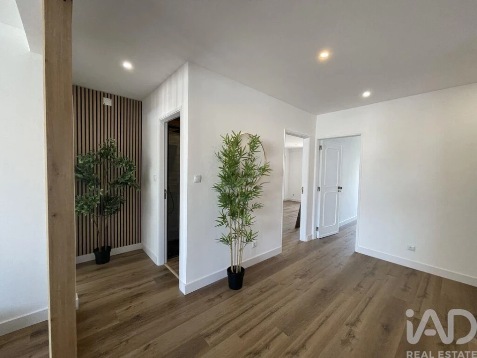 Apartamento T3 para Venda em Alfragide Foto 11