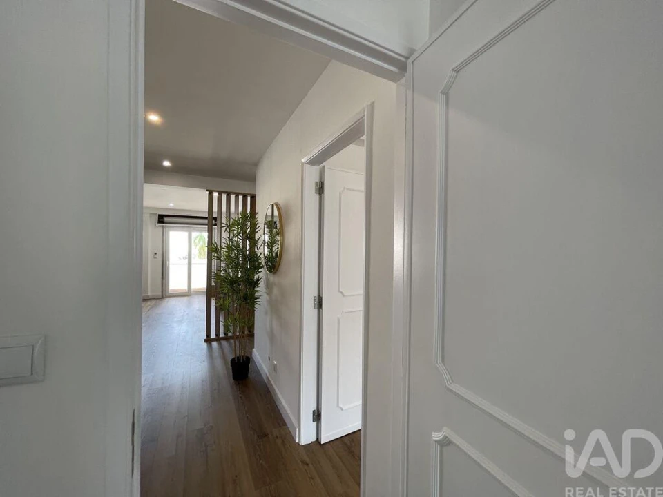 Apartamento T3 para Venda em Alfragide Foto 9
