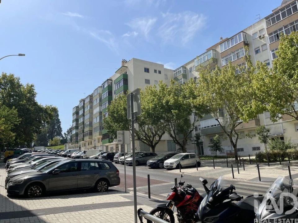 Apartamento T3 para Venda em Alfragide Foto 25