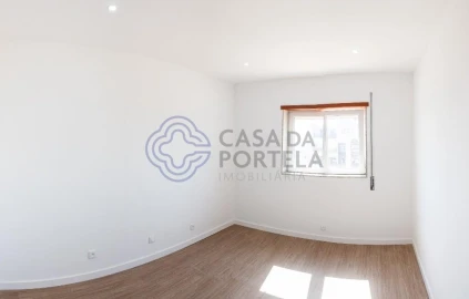 Apartamento T3 para Venda em O. Azeméis, Riba-Ul, Ul, Macinhata Seixa, Madail