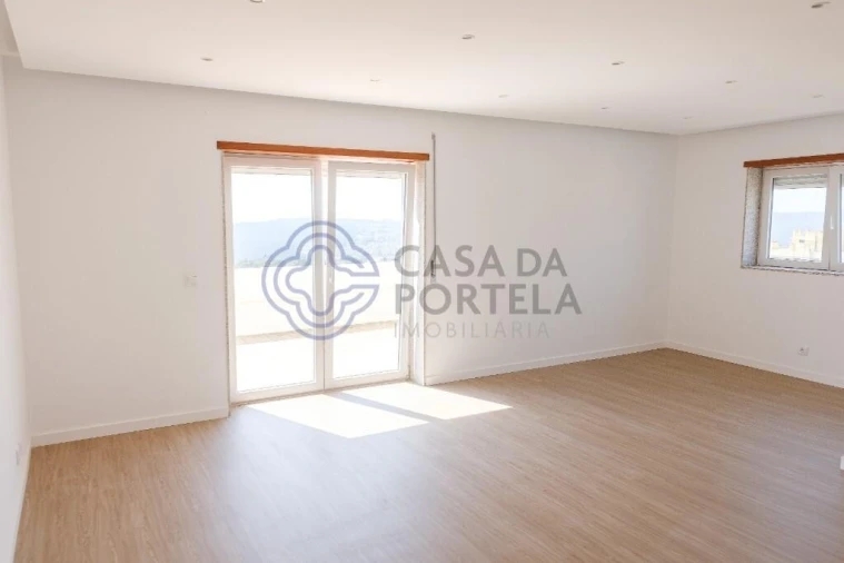 Apartamento T3 para Venda em O. Azeméis, Riba-Ul, Ul, Macinhata Seixa, Madail Foto 5