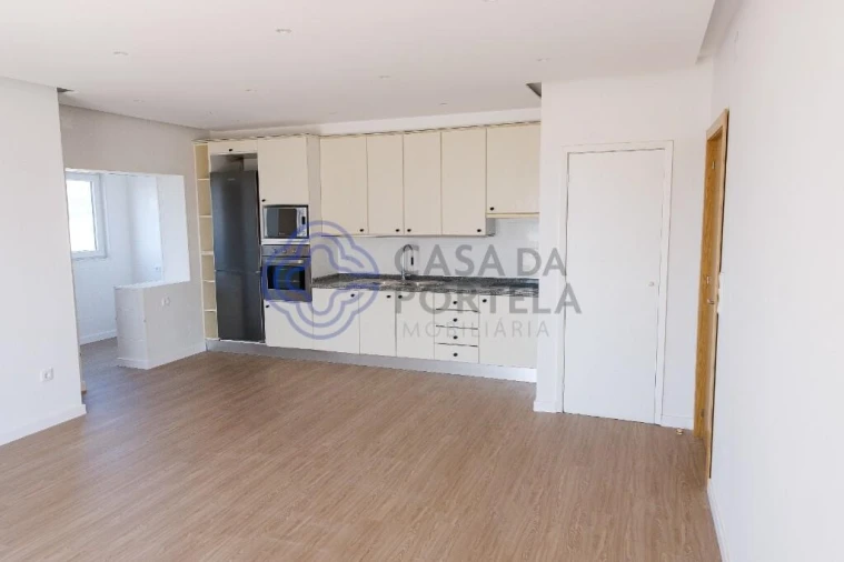 Apartamento T3 para Venda em O. Azeméis, Riba-Ul, Ul, Macinhata Seixa, Madail Foto 2